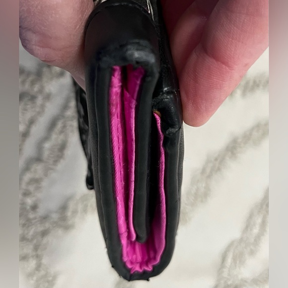 Disney Parks Vera Bradley Mickey Mouse meets Birdie trifold wallet - Picture 9 of 11